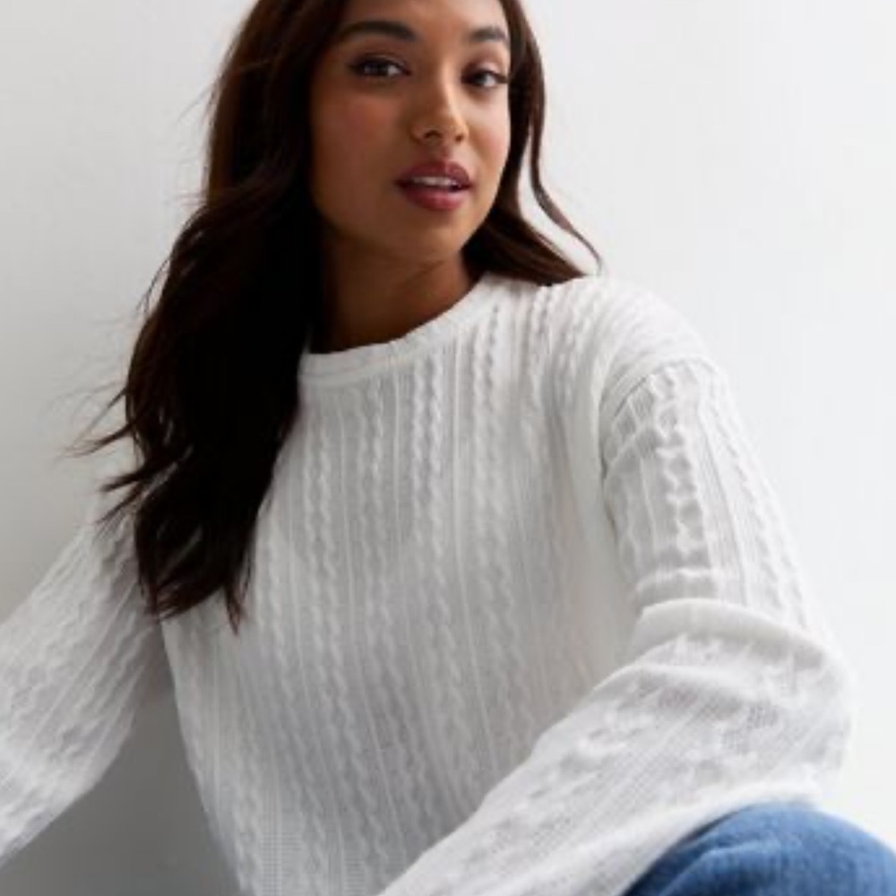 NWOT Urban Romantics - White Knit Long Sleeve Cropped Sweater